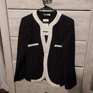 Black blazer with off-white detailing